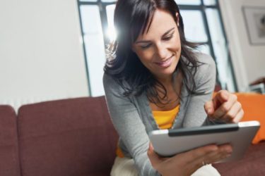 Vrouw tablet computer