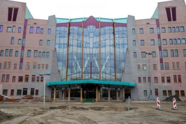 Hoofdingang nieuwe ziekenhuis Isala klinieken