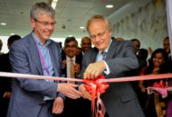Steven van Schilfgaarde opent KPN-delivery Center in India