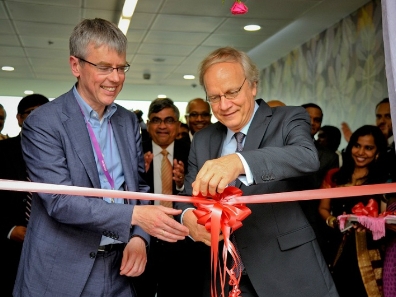 Steven van Schilfgaarde opent KPN-delivery Center in India