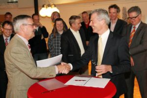 Ondertekening contract Dronten - Inter Access