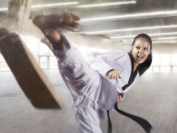 beveiliging security vrouw karate