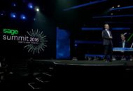 Stephen Kelly, ceo van Sage, spreekt tijdens Sage Summit in Chicago