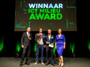 Arie van Bellen (ECP), Jedlix - winnaars van de Milieu Award en Lotte de Bruijn (Nederland ICT)
