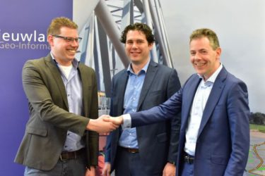 Maarten van der Hoek (directeur Nieuwland), Boris van Luipen (directeur operations IntellinQ), Milan Uitentuis (commercieel directeur IntellinQ)
