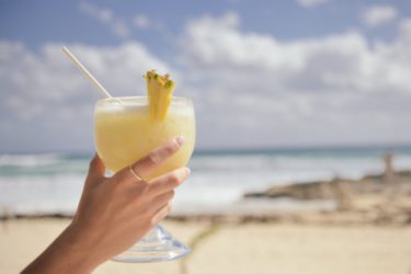 Reis vakantie strand cocktail exotisch