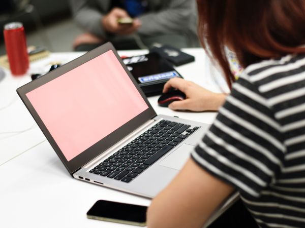 student laptop onderwijs