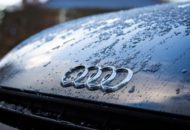 auto in de regen