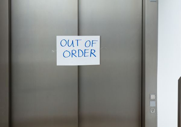Kapot storing out of order buiten werking