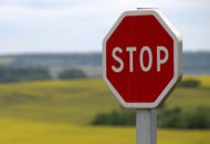 stop verkeersbord einde gedaan