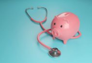 Zorg health geldnood kostenbesparing in nood