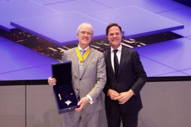 Grootofficier in de Orde van Oranje-Nassau Peter Wennink en premier Mark Rutte
