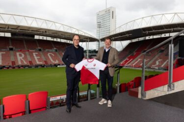 Thijs van Es (FC Utrecht) en rechts Seger Theuns (Conclusion).