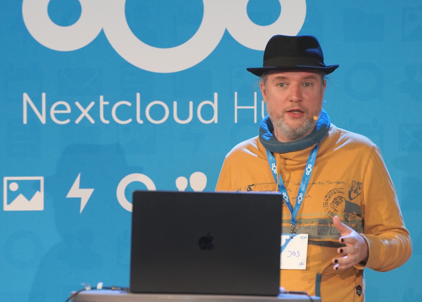 ‘Behoefte aan opensource-alternatief voor Microsoft Teams’