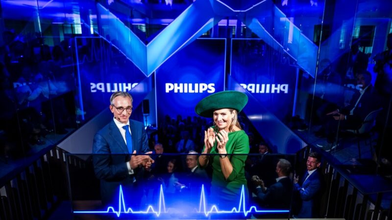 Koningin Maxima en Philips ceo Roy Jakobs AVG