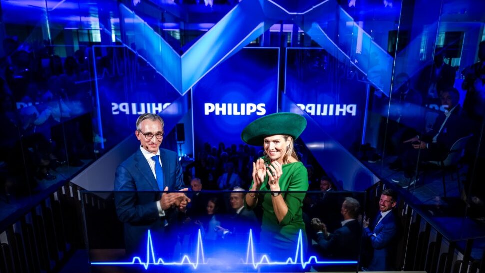 Koningin Maxima en Philips ceo Roy Jakobs AVG