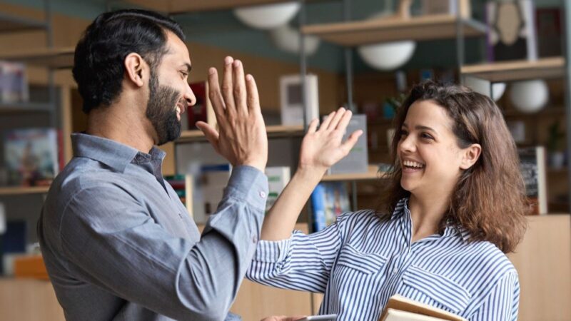 Waarderen, high five, blij