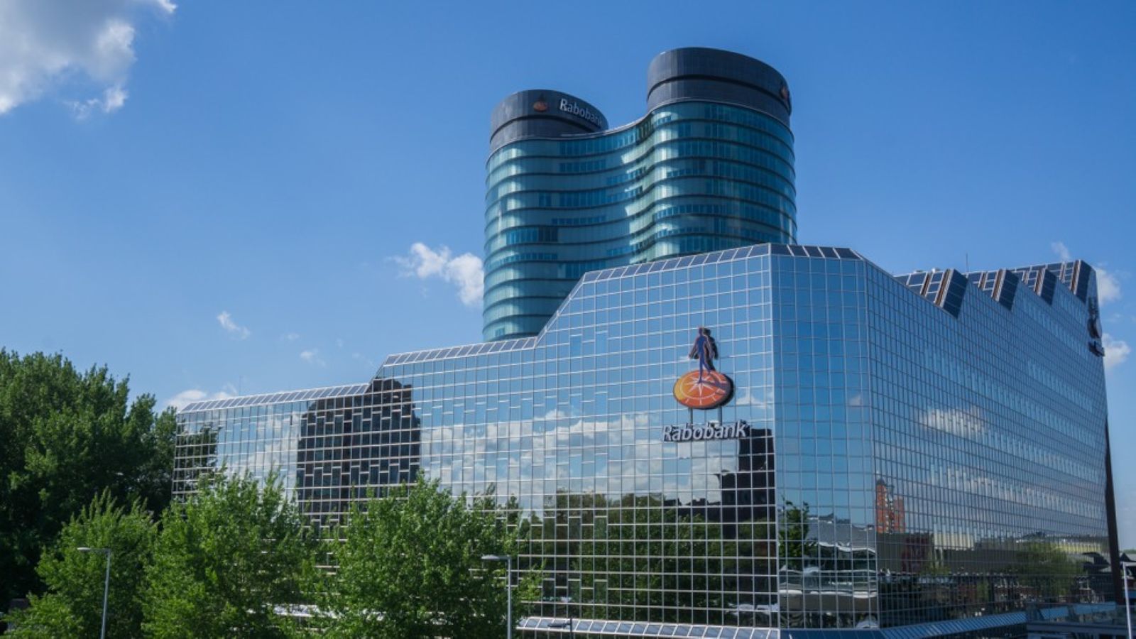 Image for the article: Rabobank investeert miljarden in it